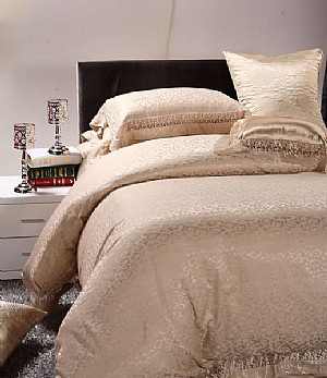 ���y����