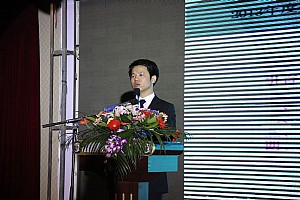 ����Ʒչʾ������ϲ�B�Ҽ��_�l(f��)����Ʒ׌�����̂���ǰһ������ϲ�B���У������Ј�(ch��ng)��ᘌ�(du��)�ԏ�(qi��ng)��ԭ�t���_��ÿһ���®a(ch��n)Ʒ�܉�����Լ���(d��)�صĂ�(g��)������˾���H��(du��)��(y��u)��(sh��)���Լ����ꕳ�N������ϵ���M(j��n)�����A��Ҳ���и��๦���ԵĮa(ch��n)Ʒ�M(j��n)���аl(f��)���Ј�(ch��ng)��չ�F(xi��n)����(qi��ng)�ŵĸ�(j��ng)��(zh��ng)����
