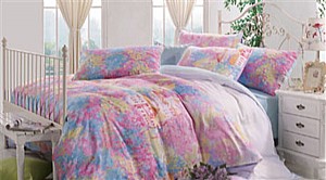 �Ϸ��L(f��ng)��--�������@����Ů��ӭ�����ĵ��չ⣬Ц�v�绨��Ϫ������g���ĸ����չ������_�Ļ���һ������һ�������V���ڌ�����ļ���(ji��)��