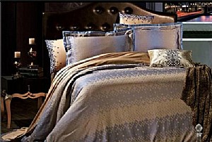 �m��--�a(ch��n)Ʒ����ɫ�����Ứ���ϣ������\�ý�(j��ng)����Rِ���Ứ�D���������󷽣����w�Џ������o��(y��u)�ŵ��{ɫ�{(di��o)�c���H�����в�˥�Ŀ���ɫ�����������Ў����r��Ԫ���������c����ͬ�Ě��|(zh��)�����׼����^�ϴ��䲻Ҏ(gu��)�t�ĸ�y�C�������w�������䡣